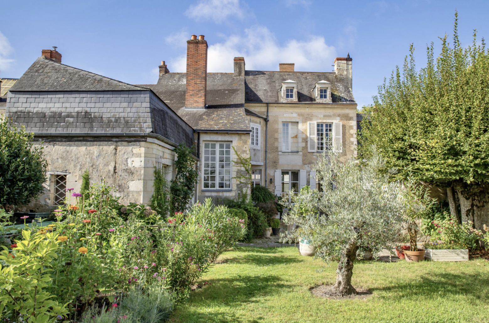 Château on a budget? Oui.
